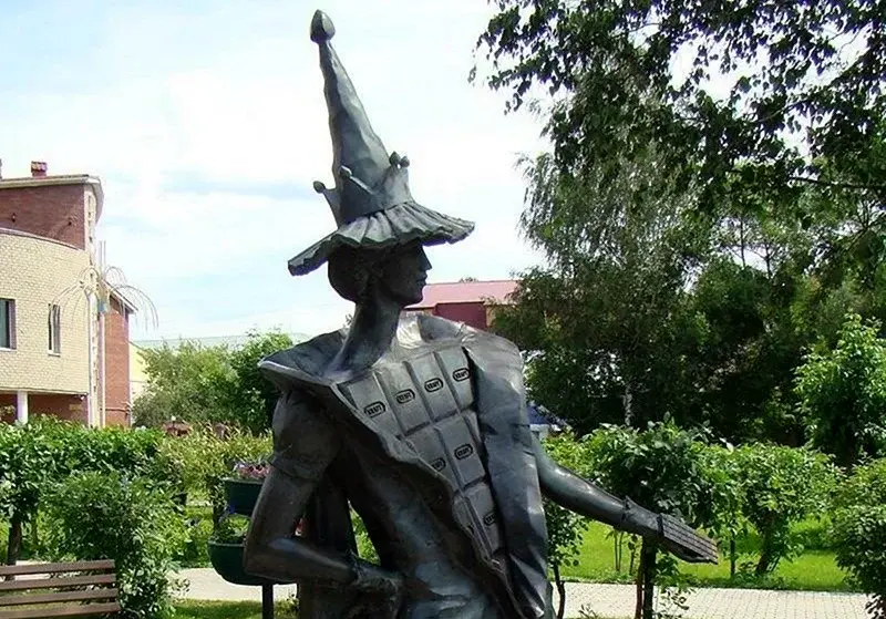 The Chocolate Fairy Monument-1