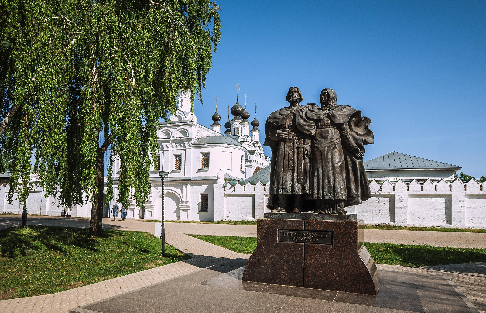 Peter and Fevronia Monument-0