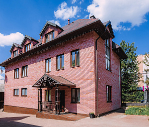 Iris Hotel 