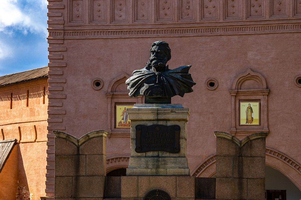 Monument to Dmitry Pozharsky