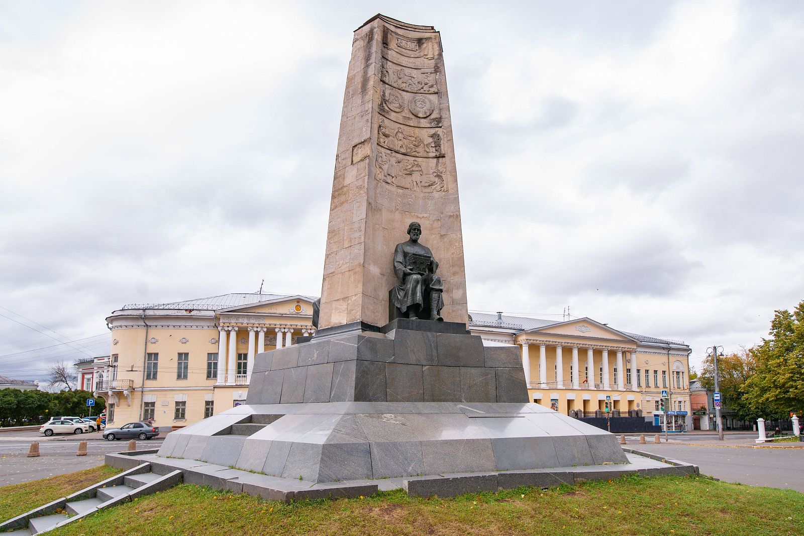 Monument in Honour of the 850th Anniversary of the City of Vladimir-1